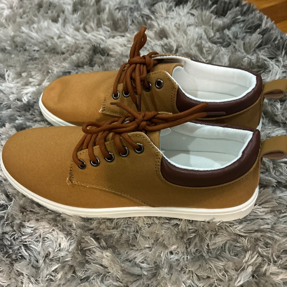Brown canvas sneaker